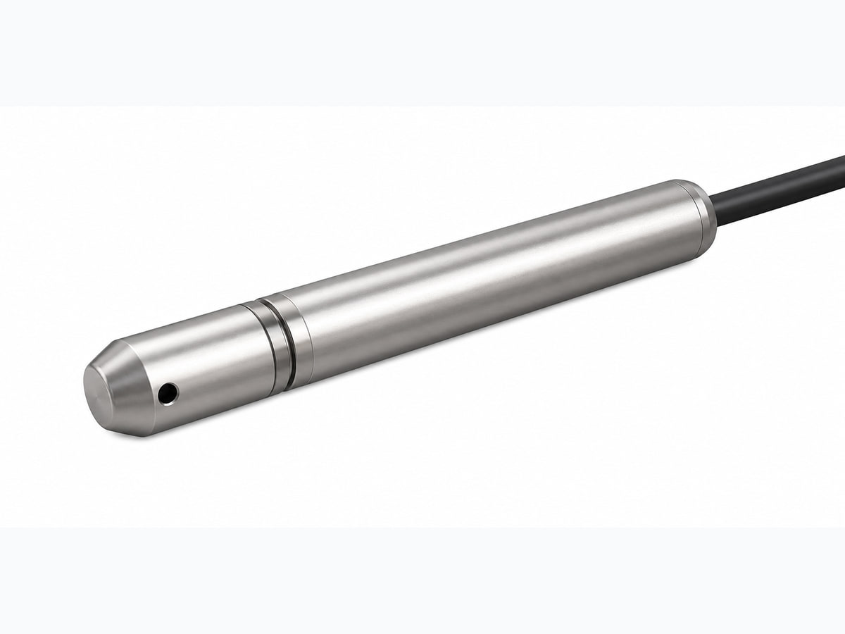 Submersible level transmitter